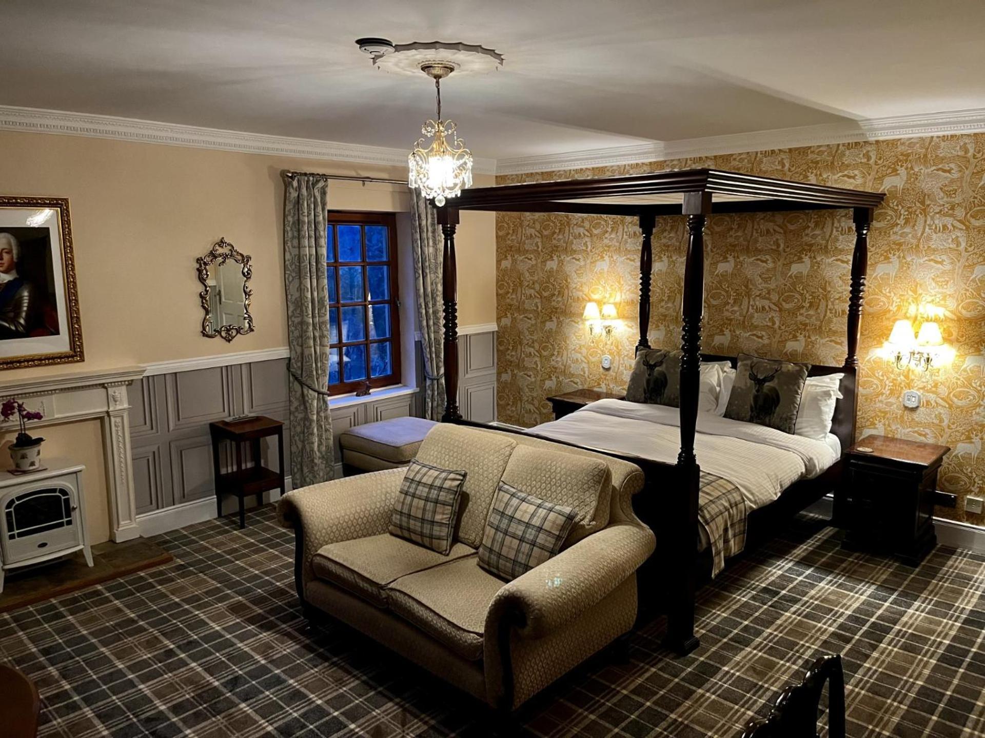 Highland Bear Lodge & Luxury Bear Huts Drumnadrochit Exterior photo